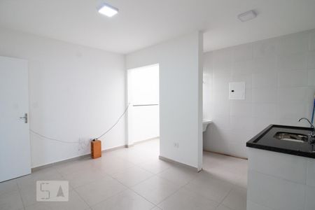 Sala/Cozinha de apartamento para alugar com 1 quarto, 35m² em Jardim Vila Galvao, Guarulhos