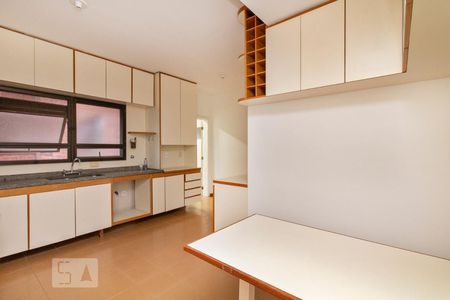 Apartamento para alugar com 200m², 4 quartos e 4 vagas Apartamento para alugar com 200m², 4 quartos e 4 vagasCozinha