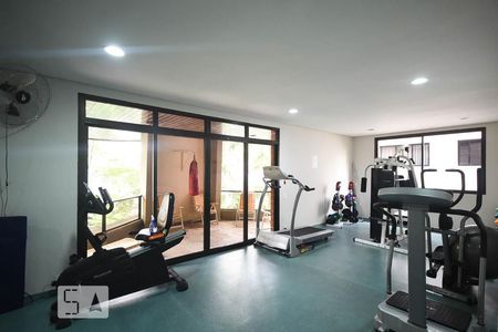 Apartamento para alugar com 200m², 4 quartos e 4 vagas Apartamento para alugar com 200m², 4 quartos e 4 vagasÁrea comum - Academia