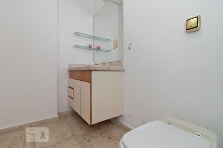Apartamento para alugar com 200m², 4 quartos e 4 vagas Apartamento para alugar com 200m², 4 quartos e 4 vagasBanheiro da Suíte 2