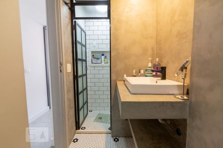 Apartamento à venda com 76m², 2 quartos e 1 vaga Apartamento à venda com 76m², 2 quartos e 1 vagaBanheiro da Suíte 2