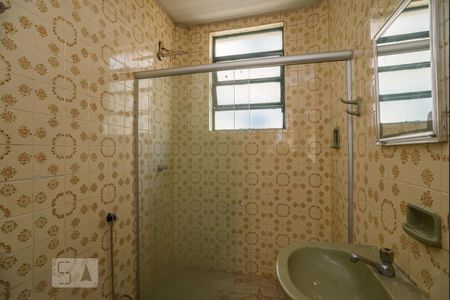 Banheiro de apartamento à venda com 3 quartos, 92m² em Vila Cloris, Belo Horizonte