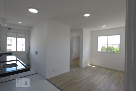 Cozinha / Sala de apartamento para alugar com 2 quartos, 42m² em Jardim Santa Emilia, São Paulo