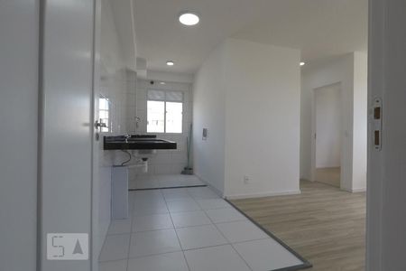 Cozinha de apartamento para alugar com 2 quartos, 42m² em Jardim Santa Emilia, São Paulo