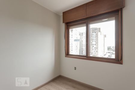 Quarto 2 de apartamento à venda com 3 quartos, 279m² em Vila Ipiranga, Porto Alegre