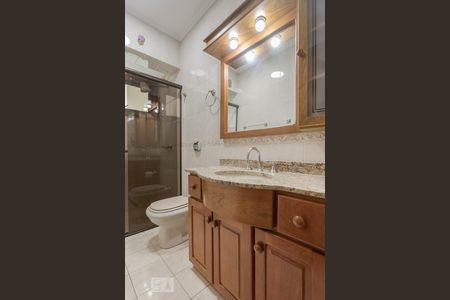 Apartamento à venda com 279m², 3 quartos e 2 vagas Apartamento à venda com 279m², 3 quartos e 2 vagasBanheiro 2