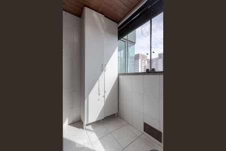 Apartamento à venda com 279m², 3 quartos e 2 vagas Apartamento à venda com 279m², 3 quartos e 2 vagasÁrea de Serviço