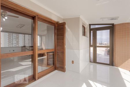 Apartamento à venda com 279m², 3 quartos e 2 vagas Apartamento à venda com 279m², 3 quartos e 2 vagasEspaço Gourmet