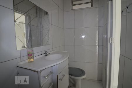 Banheiro de kitnet/studio para alugar com 1 quarto, 30m² em Vila Sao Geraldo, São Paulo