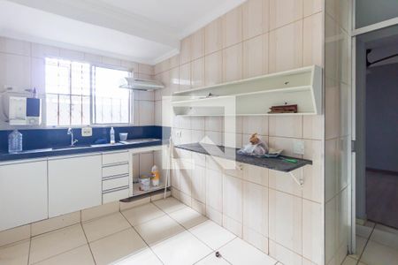 Cozinha de casa à venda com 3 quartos, 110m² em Jardim Ester Yolanda, São Paulo
