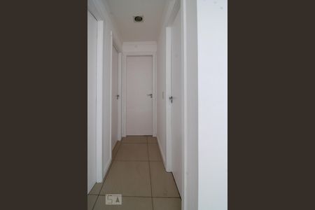 Corredor de apartamento à venda com 3 quartos, 69m² em Vila Ipiranga, Porto Alegre