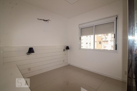Suíte 1 de apartamento à venda com 3 quartos, 69m² em Vila Ipiranga, Porto Alegre