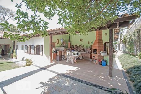 Casa à venda com 540m², 4 quartos e 8 vagas Casa à venda com 540m², 4 quartos e 8 vagasEspaço Gourmet