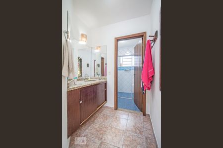 Casa à venda com 540m², 4 quartos e 8 vagas Casa à venda com 540m², 4 quartos e 8 vagasBanheiro da Suite da Edícula