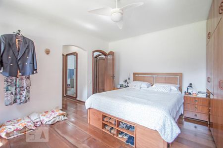 Casa à venda com 540m², 4 quartos e 8 vagas Casa à venda com 540m², 4 quartos e 8 vagasSuite 3 Master