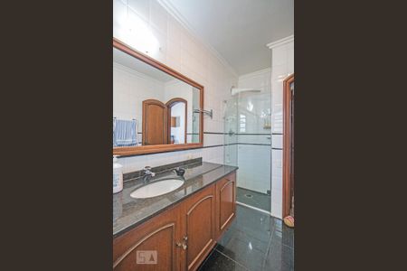 Casa à venda com 540m², 4 quartos e 8 vagas Casa à venda com 540m², 4 quartos e 8 vagasBanheiro da Suite 1