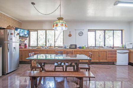 Casa à venda com 540m², 4 quartos e 8 vagas Casa à venda com 540m², 4 quartos e 8 vagasCozinha