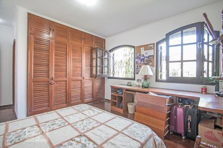 Casa à venda com 540m², 4 quartos e 8 vagas Casa à venda com 540m², 4 quartos e 8 vagasSuite 2