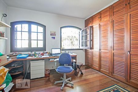 Casa à venda com 540m², 4 quartos e 8 vagas Casa à venda com 540m², 4 quartos e 8 vagasSuite 1