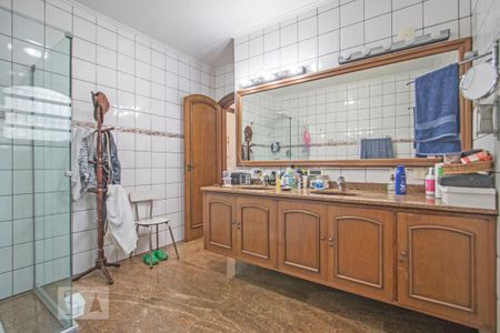 Casa à venda com 540m², 4 quartos e 8 vagas Casa à venda com 540m², 4 quartos e 8 vagasBanheiro da Suite 3 Master