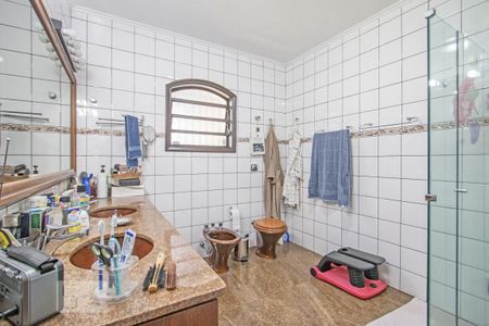 Casa à venda com 540m², 4 quartos e 8 vagas Casa à venda com 540m², 4 quartos e 8 vagasBanheiro da Suite 3 Master