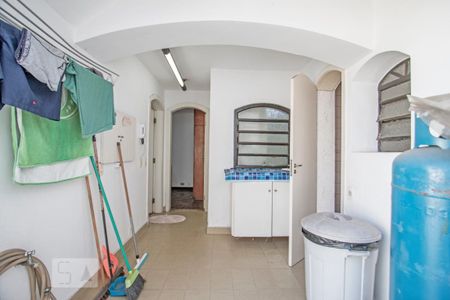 Casa à venda com 540m², 4 quartos e 8 vagas Casa à venda com 540m², 4 quartos e 8 vagasLavanderia