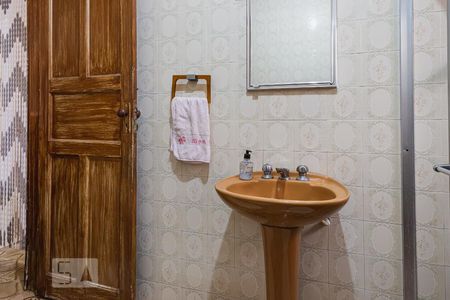 Casa à venda com 400m², 3 quartos e 2 vagasCasa 01 - Banheiro