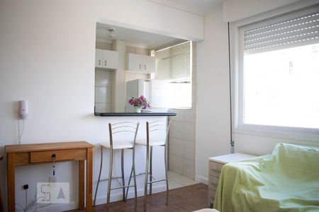 Quarto de kitnet/studio para alugar com 1 quarto, 24m² em Centro Histórico, Porto Alegre