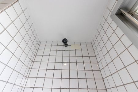 Apartamento à venda com 268m², 4 quartos e 3 vagas Apartamento à venda com 268m², 4 quartos e 3 vagasBanheiro da Suíte 1