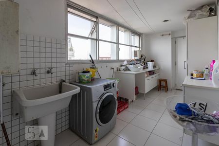 Apartamento à venda com 268m², 4 quartos e 3 vagas Apartamento à venda com 268m², 4 quartos e 3 vagasárea de serviço