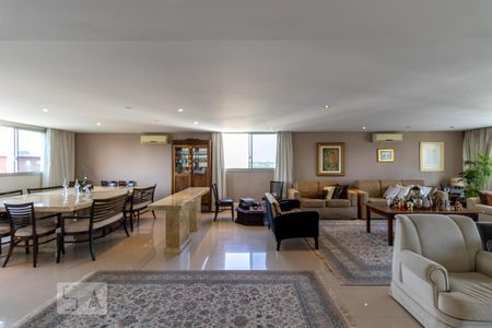 Apartamento à venda com 268m², 4 quartos e 3 vagas Apartamento à venda com 268m², 4 quartos e 3 vagasSala