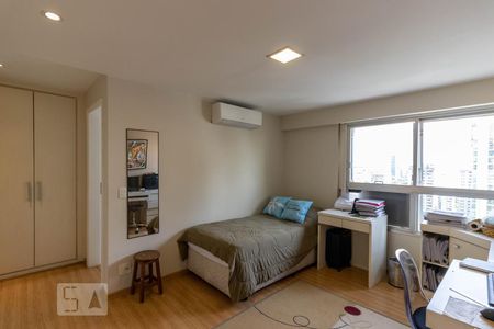 Apartamento à venda com 268m², 4 quartos e 3 vagas Apartamento à venda com 268m², 4 quartos e 3 vagasSuíte 2