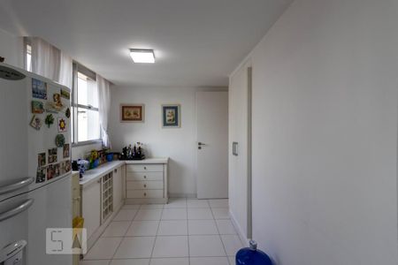 Apartamento à venda com 268m², 4 quartos e 3 vagas Apartamento à venda com 268m², 4 quartos e 3 vagasCozinha