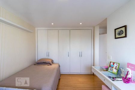 Apartamento à venda com 268m², 4 quartos e 3 vagas Apartamento à venda com 268m², 4 quartos e 3 vagasSuíte 1