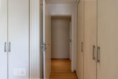 Apartamento à venda com 268m², 4 quartos e 3 vagas Apartamento à venda com 268m², 4 quartos e 3 vagasSuíte 1