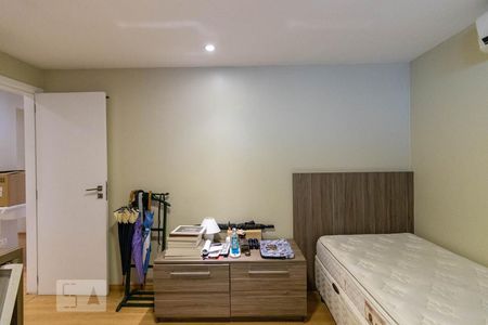 Apartamento à venda com 268m², 4 quartos e 3 vagas Apartamento à venda com 268m², 4 quartos e 3 vagasSuíte 3