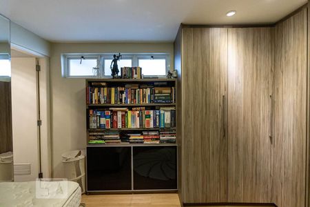 Apartamento à venda com 268m², 4 quartos e 3 vagas Apartamento à venda com 268m², 4 quartos e 3 vagasSuíte 3