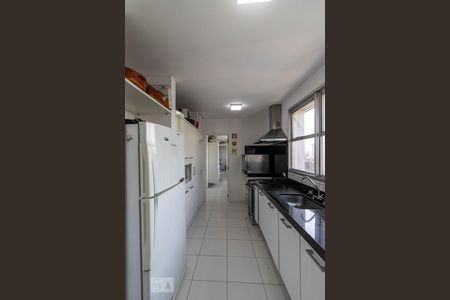 Apartamento à venda com 268m², 4 quartos e 3 vagas Apartamento à venda com 268m², 4 quartos e 3 vagasCozinha