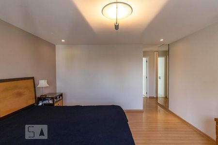 Apartamento à venda com 268m², 4 quartos e 3 vagas Apartamento à venda com 268m², 4 quartos e 3 vagasSuíte 4