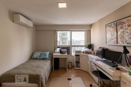 Apartamento à venda com 268m², 4 quartos e 3 vagas Apartamento à venda com 268m², 4 quartos e 3 vagasSuíte 2