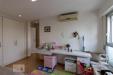 Apartamento à venda com 268m², 4 quartos e 3 vagas Apartamento à venda com 268m², 4 quartos e 3 vagasSuíte 1