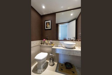 Apartamento à venda com 268m², 4 quartos e 3 vagas Apartamento à venda com 268m², 4 quartos e 3 vagasLavabo