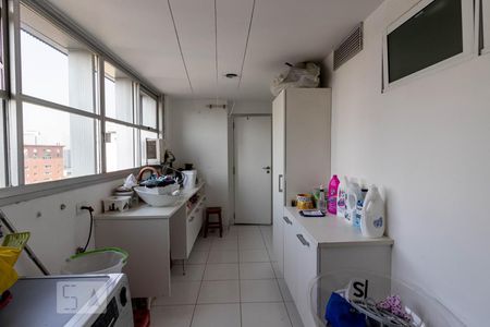 Apartamento à venda com 268m², 4 quartos e 3 vagas Apartamento à venda com 268m², 4 quartos e 3 vagasárea de serviço