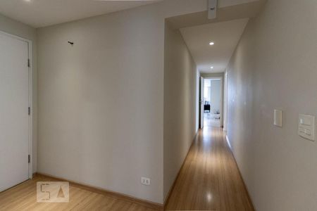 Apartamento à venda com 268m², 4 quartos e 3 vagas Apartamento à venda com 268m², 4 quartos e 3 vagasCorredor quartos