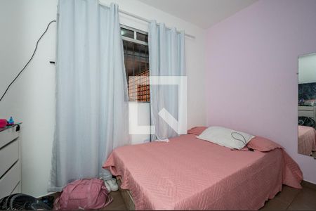 Quarto de casa à venda com 2 quartos, 154m² em Vila Fachini, São Paulo