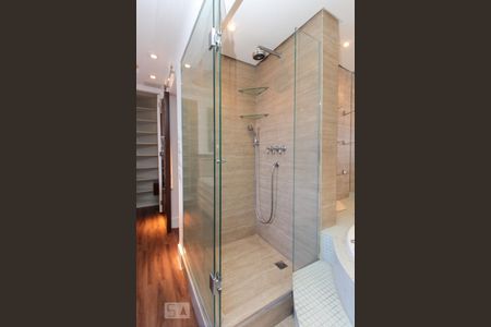 Apartamento à venda com 58m², 1 quarto e 2 vagasBanheiro da Suíte