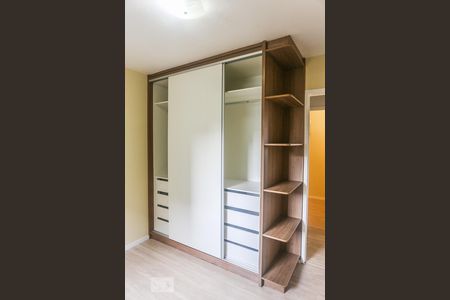 Quarto 1 de apartamento para alugar com 2 quartos, 58m² em Jardim Peri Peri, São Paulo