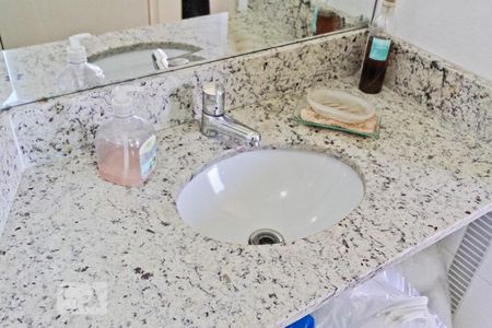 Casa de condomínio à venda com 201m², 3 quartos e 1 vagaBanheiro da Suíte 2