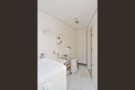 Casa de condomínio à venda com 201m², 3 quartos e 1 vagaÁrea de Serviço