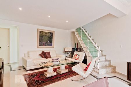 Sala de casa de condomínio à venda com 3 quartos, 201m² em Chora Menino, São Paulo